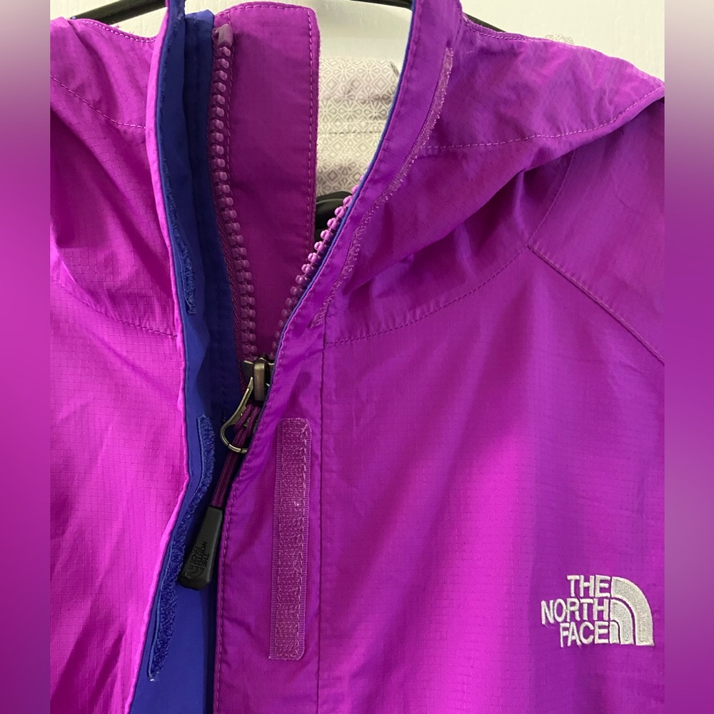 The North Face Rain Jacket - Picture 2 of 5
